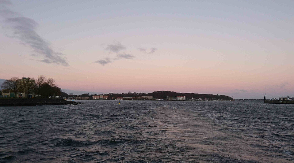 Schwentine->Westufer Blick aus der Schwentinemündung zum Westufer